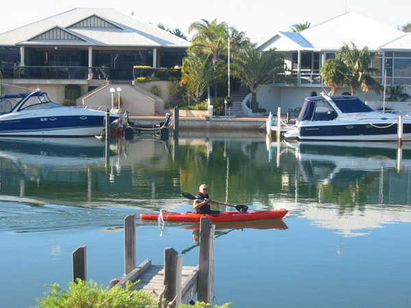You’ll spot kayaks, canoes, luxury boats, jet skis, stand up paddlers, dolphins, pelicans and more drifting past our jetty at Port Sails Canal Villa
